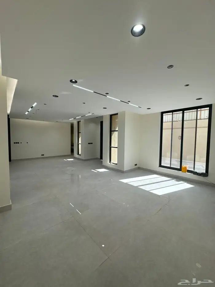 فيلا فاخرة للإيجار في حي عرقة   Luxury Villa for Rent 1