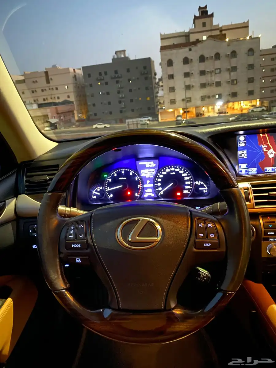 للبيع لكزس 2013 460 LS 16