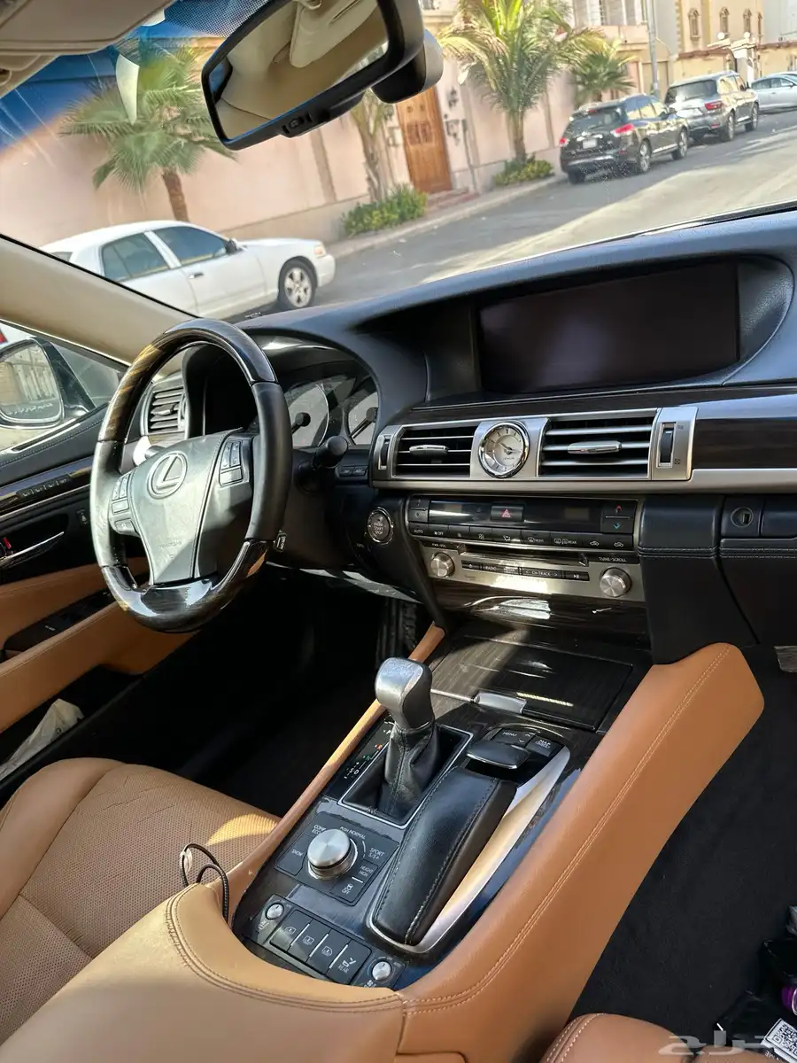 لكزس LS460 لارج 10