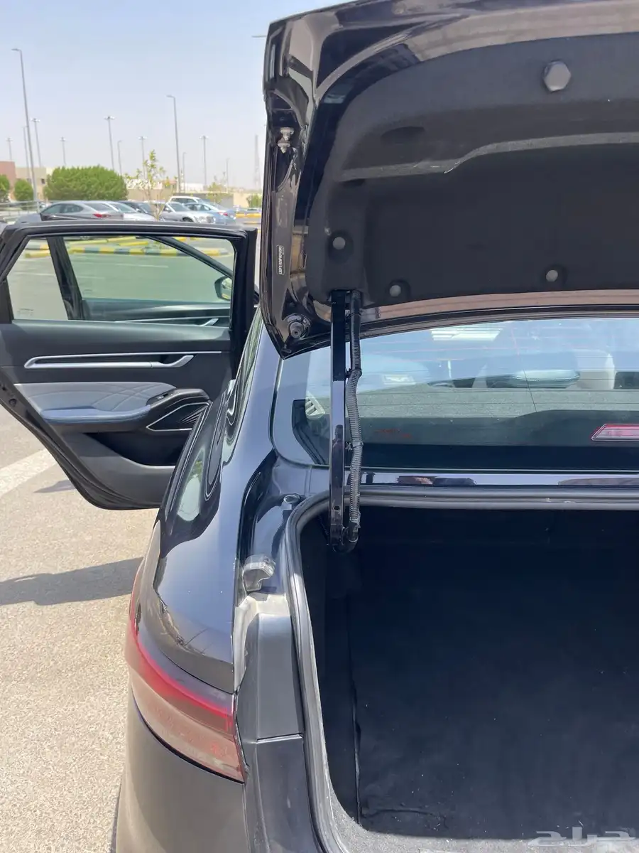 جيلي امجراند7 فل كامل 2023 أعلى فئة7 Geely Emgrand 32