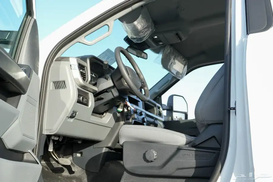 2025 فورد F550 XL 6.7 ديزل جديد اصفار 7