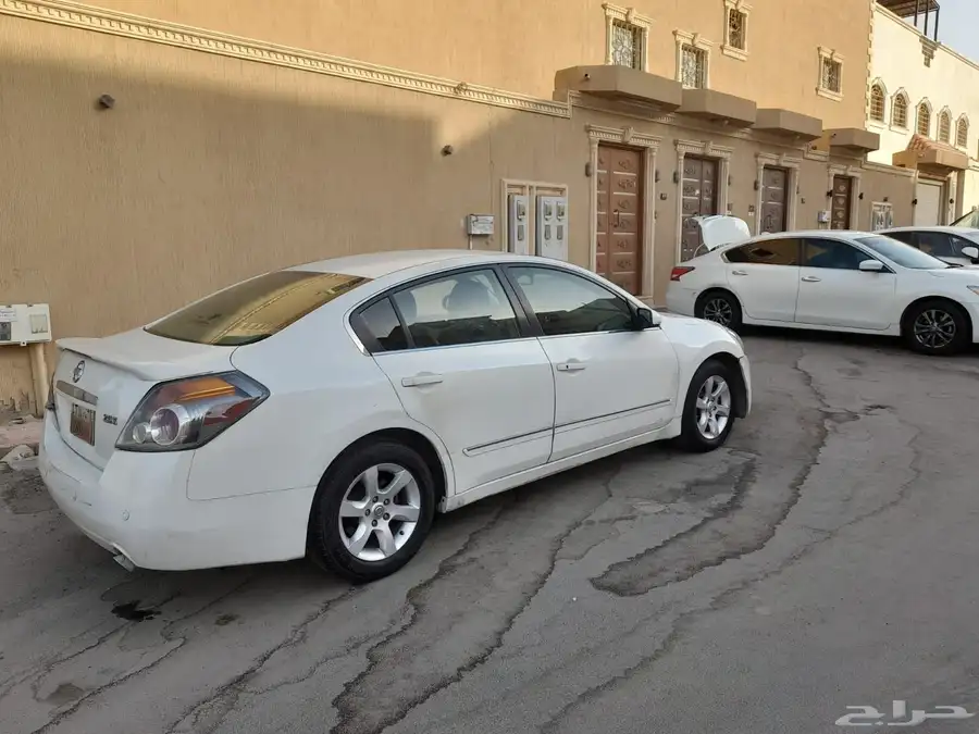نيسان التيما 2008 فيها عطل 1