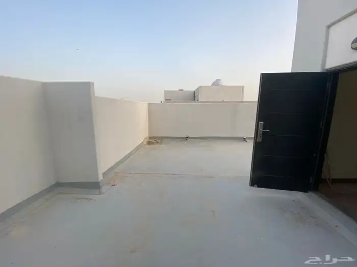 للايجار فله دبلكس في حي مطار الملك خالد 7