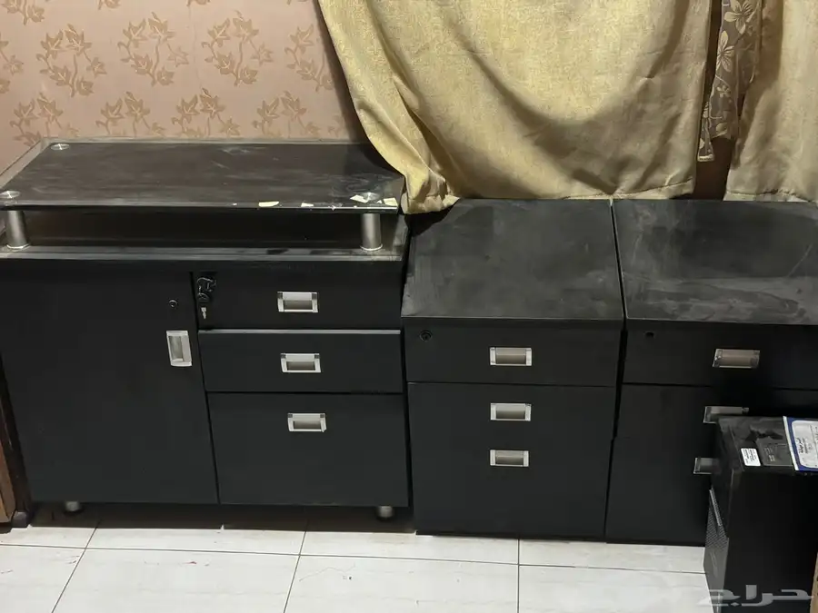 اثاث للبيع كنب ومكتب ومكيف شباك 11