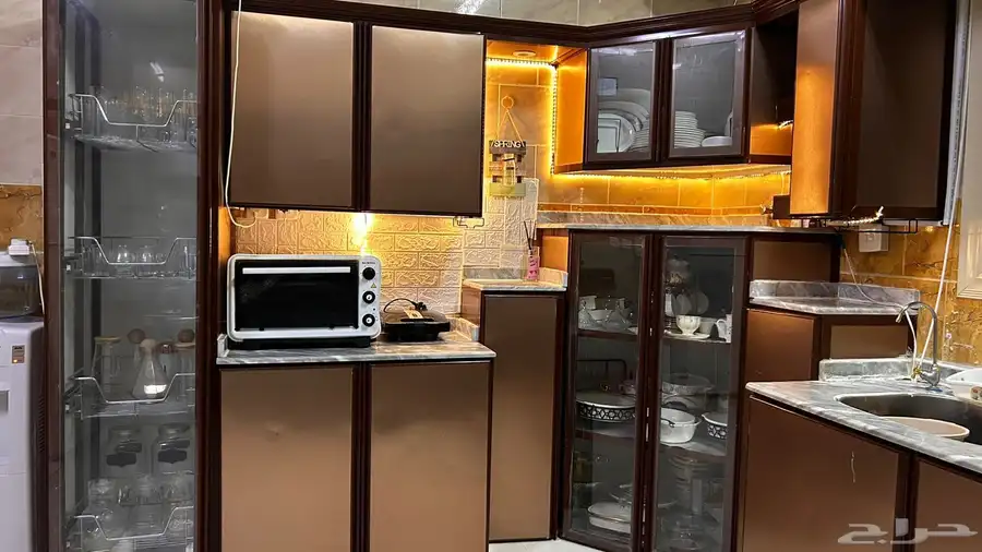 مطبخ للبيع نظيف رخامة المجلى فقط مكسوره الباقي نظيف 0