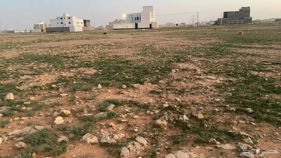 للبيع ارض سكنية مساحة 337 في حي المنتزه بالزلفي 0