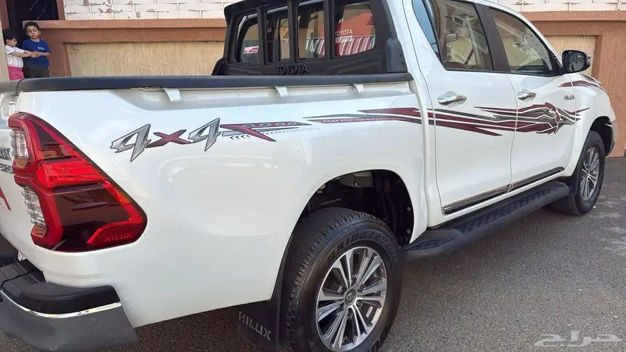 هايلوكس 2024 1