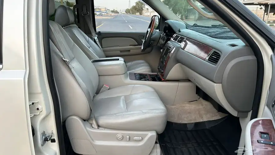 جمس تاهو 2008 LTZ فل كامل قصير مع لوحة مميزه 17