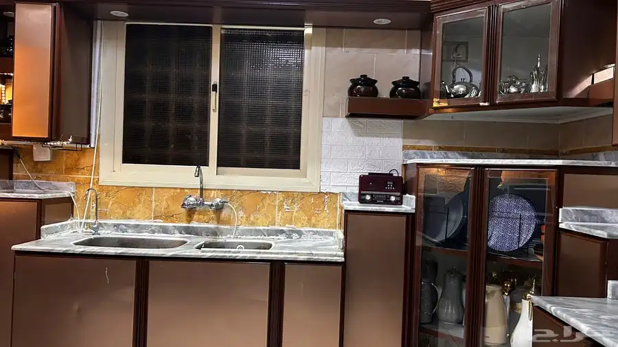 مطبخ للبيع نظيف رخامة المجلى فقط مكسوره الباقي نظيف 1