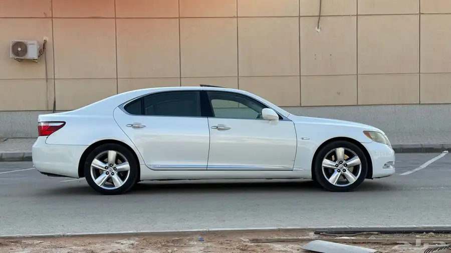 لكزس ls460L موديل 2008 فل 5