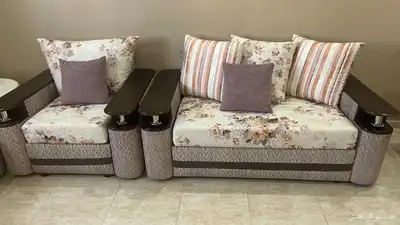 للبيع كنب تركي أنيق بحالة ممتازة 2
