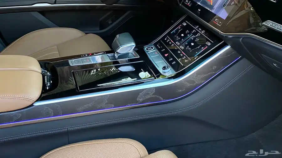 Audi A8 2021بحالة الوكالة 18