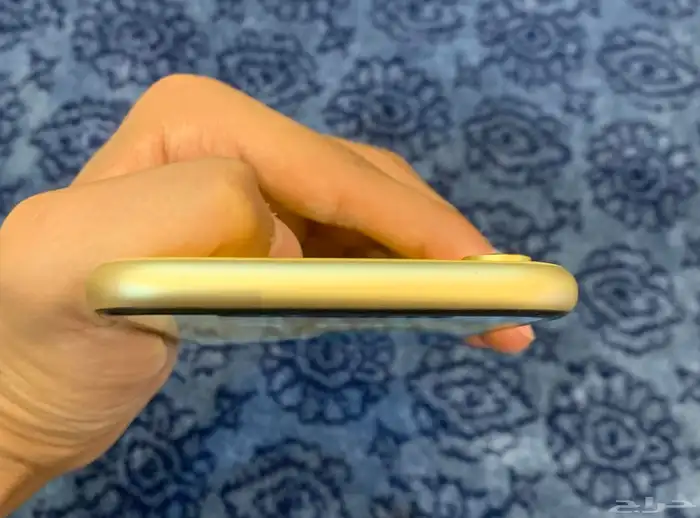 ايفون Xr اصفر 4