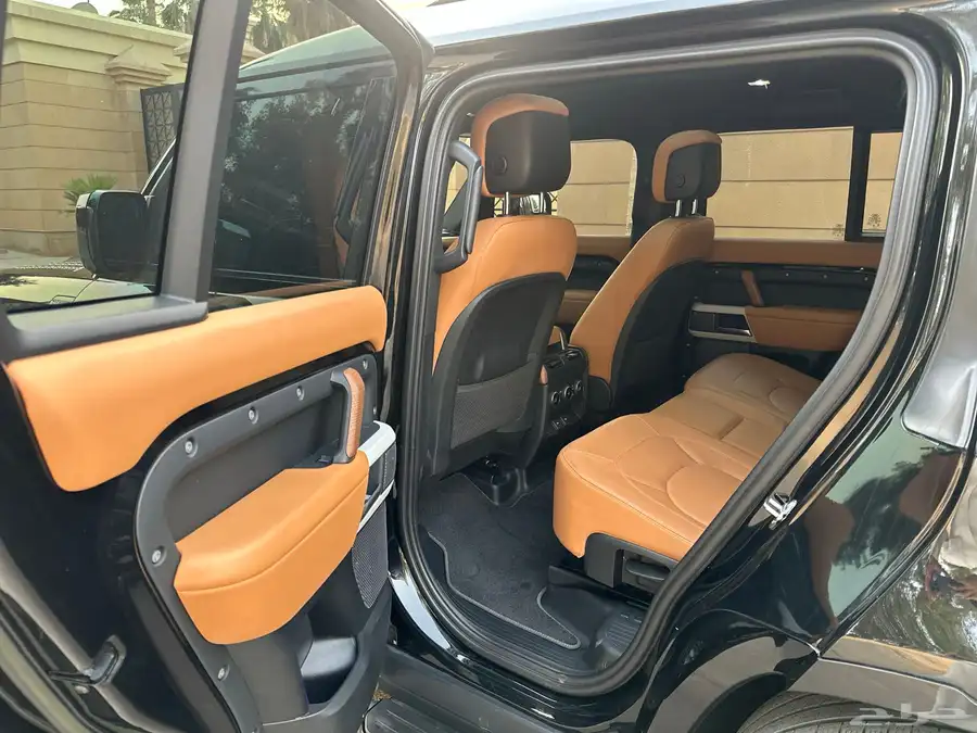 ديفندر 2023 HSE V6 17