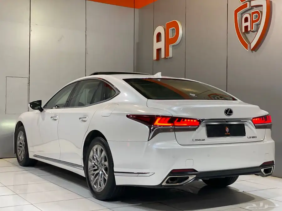 لكزس 2018 LS350 بحالة نظيفة جدا 6