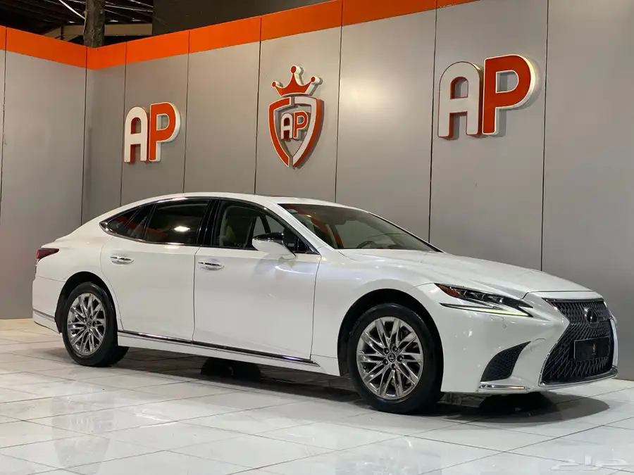 لكزس 2018 LS350 بحالة نظيفة جدا 1