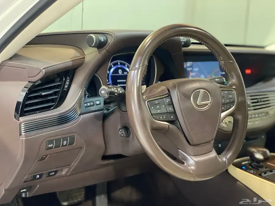 لكزس 2018 LS350 بحالة نظيفة جدا 10