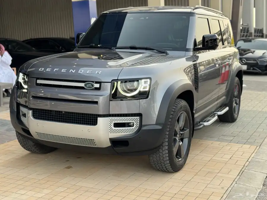لاند روفر ديفندر 2023 P300 ناغي على الضمان 0
