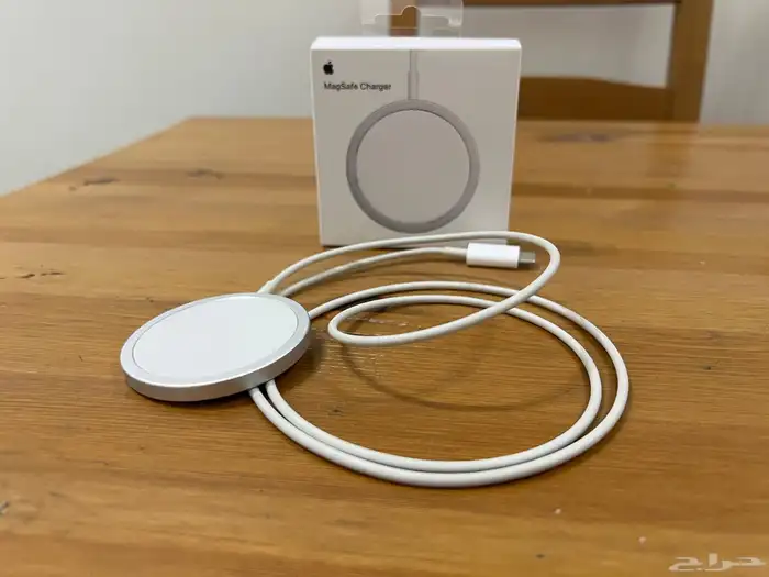 للجوال dji om4 و شاحن ابل ماغ سيف و كروم كاست قوقل 2