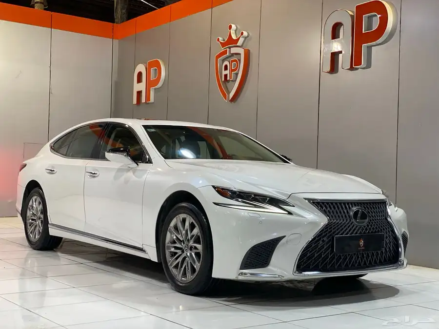 لكزس 2018 LS350 بحالة نظيفة جدا 0