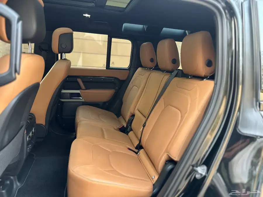 ديفندر 2023 HSE V6 18