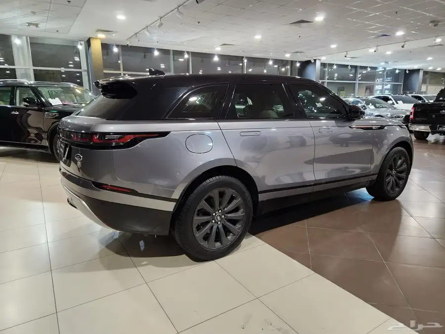 رنج روفر Velar R-Dynamic 2020 3
