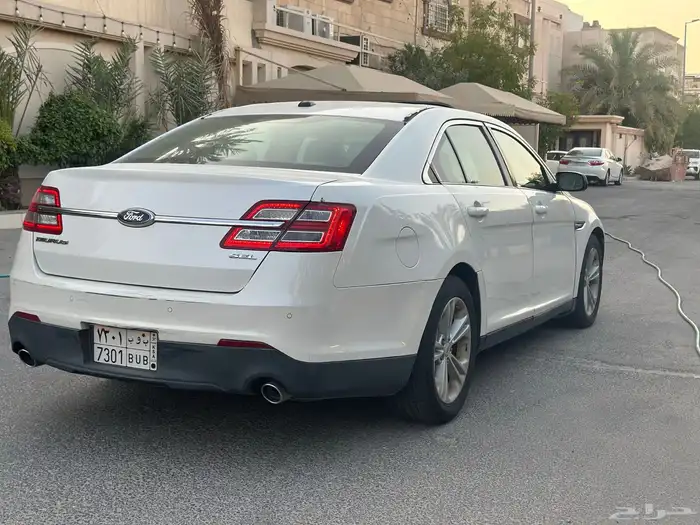فورد تورس SEL الجزيرة 5