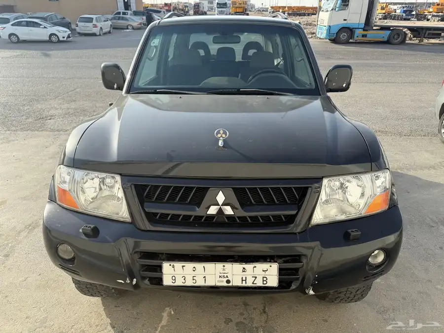 باجيرو ربع اسود 2007 مكينة 3000 نظيف للبيع 3