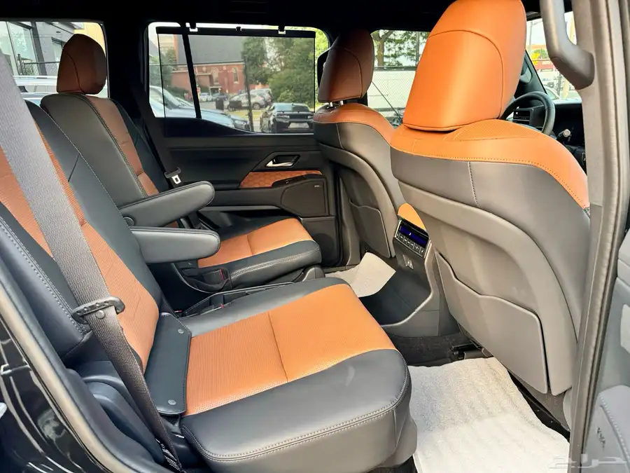 Lexus GX Luxury Plus 2025 فل كامل 11