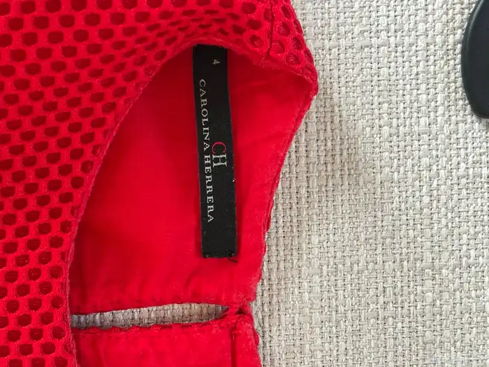 فستان بناتي ماركة CH مستخدم نظيف لعمر 4 سنوات 2