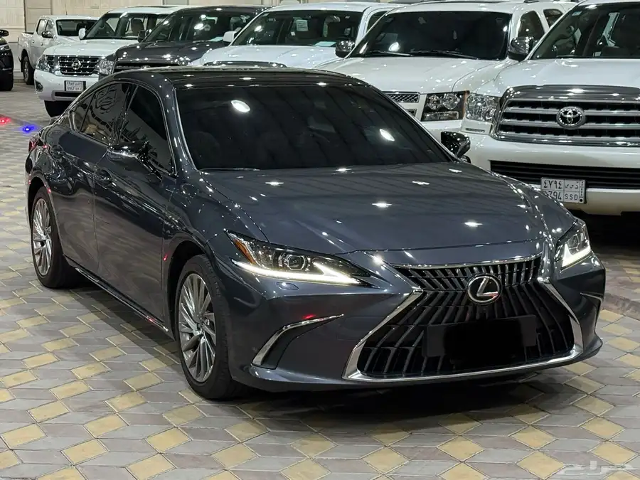 لكزس ES350 2023 1