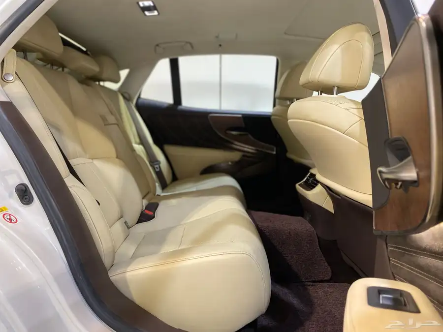 لكزس 2018 LS350 بحالة نظيفة جدا 17