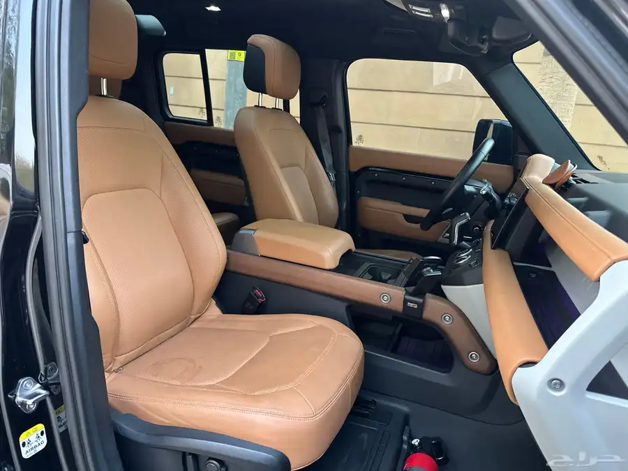 ديفندر 2023 HSE V6 34
