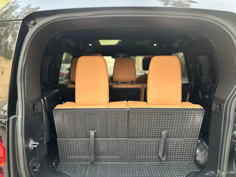 ديفندر 2023 HSE V6 26