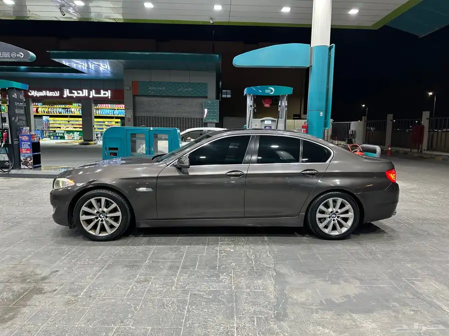 بي ام BMW 520i موديل 2012 مستخدم 3