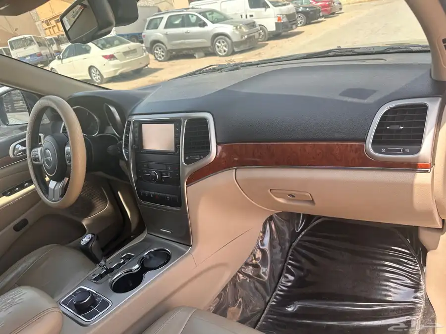 Jeep Grand Cherokee for sale in excellent condition 12