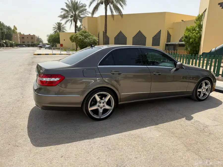 مرسيدس E300 2