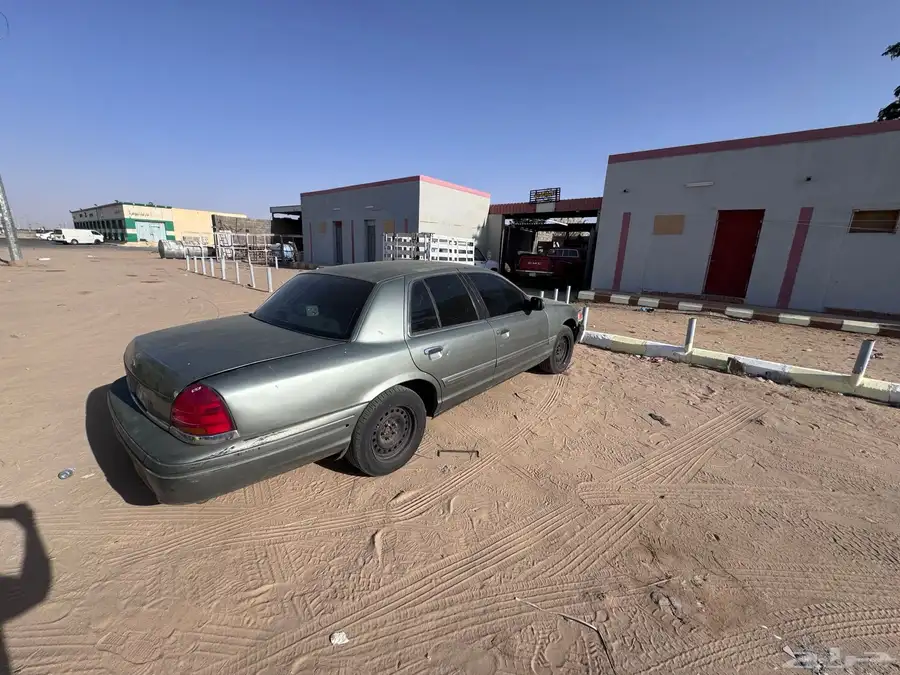 فورد للبيع تشليح او سكراب 2