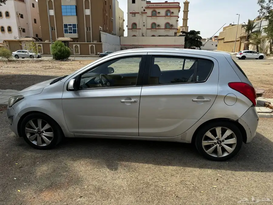 هونداي اي تونتي ( I 20 ) للبيع موديل 2013 الممشى 500 ألف 4