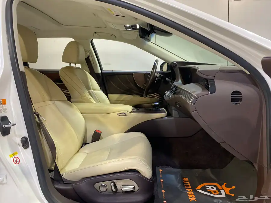 لكزس 2018 LS350 بحالة نظيفة جدا 19
