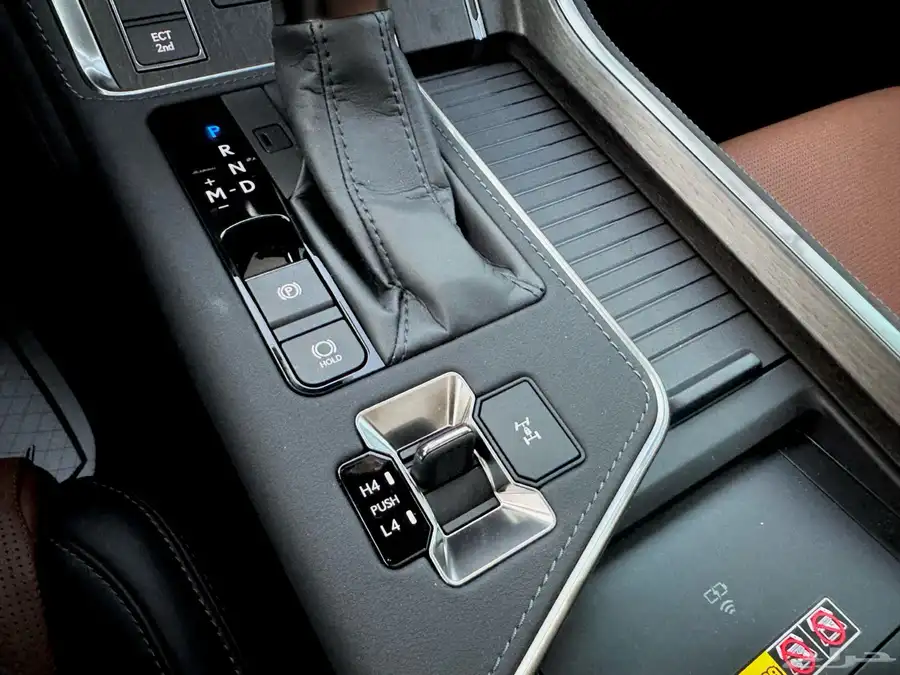 Lexus GX Luxury Plus 2025 فل كامل 14