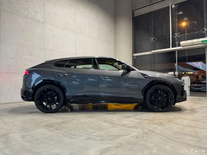 لامبورجيني Urus موديل 2022م (وارد خليجي) 4