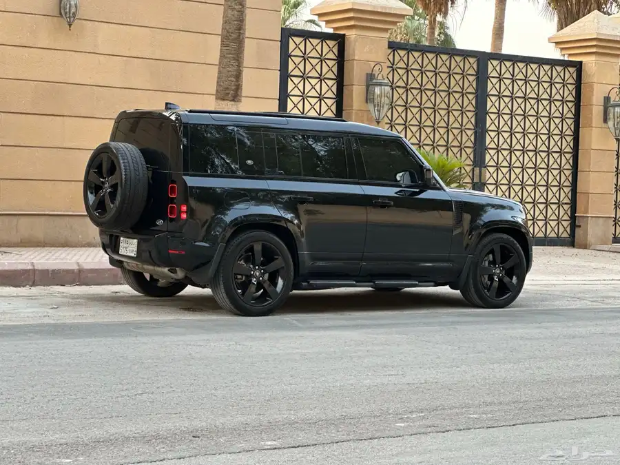 ديفندر 2023 HSE V6 4