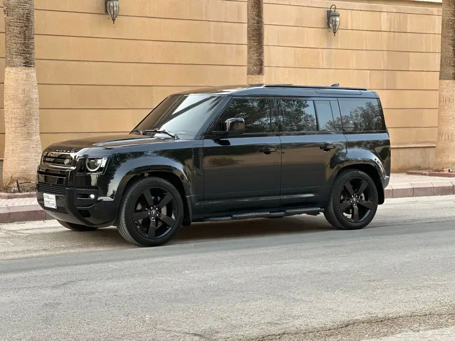 ديفندر 2023 HSE V6 13