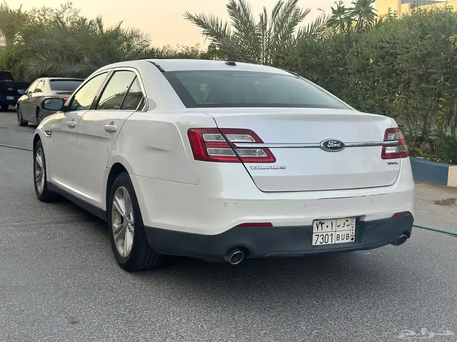 فورد تورس SEL الجزيرة 6