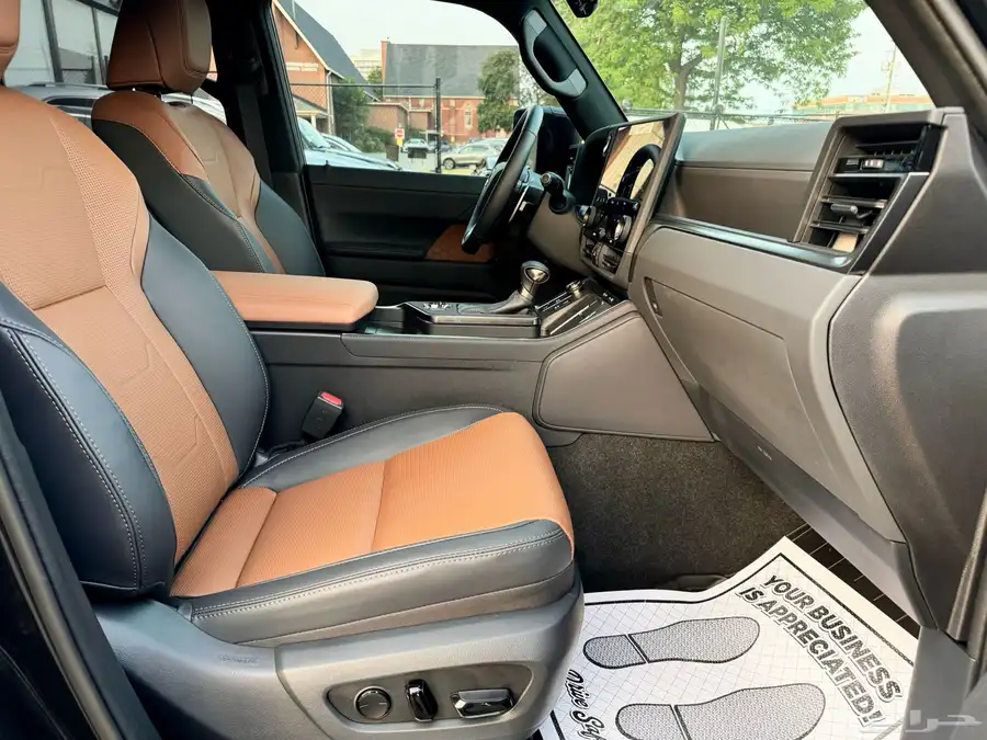 Lexus GX Luxury Plus 2025 فل كامل 10