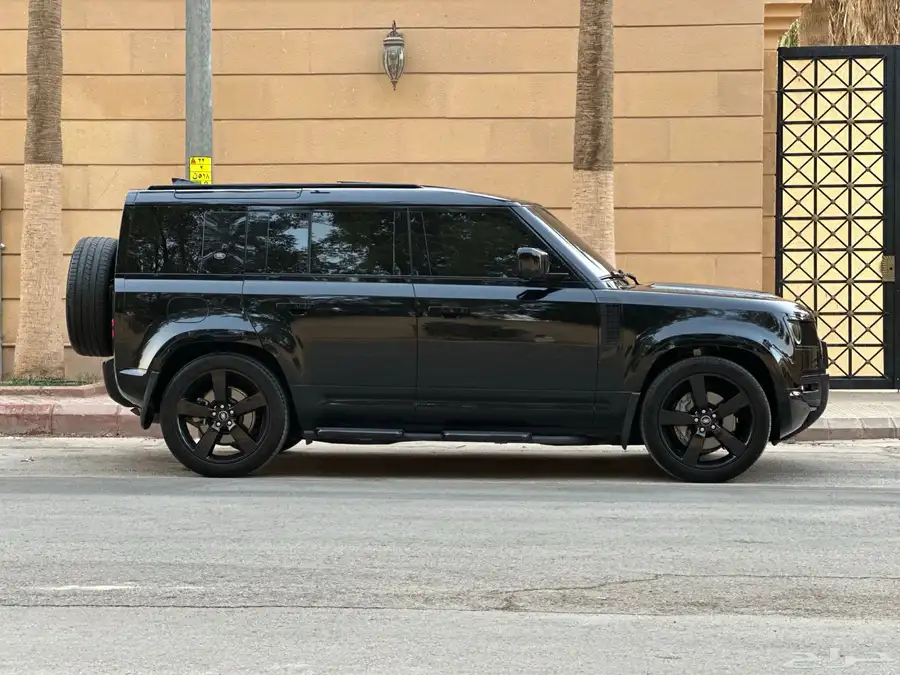 ديفندر 2023 HSE V6 3