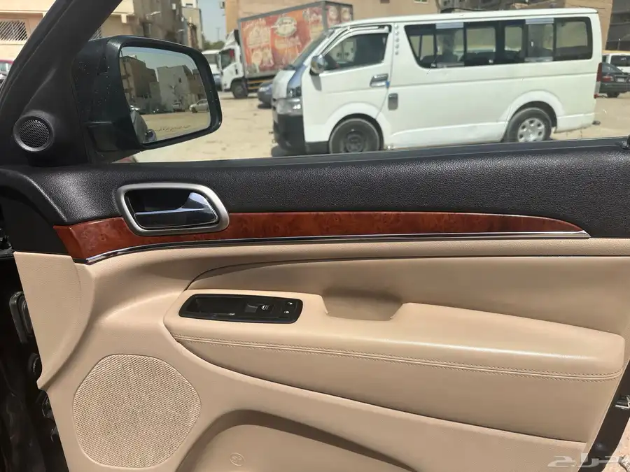 Jeep Grand Cherokee for sale in excellent condition 13