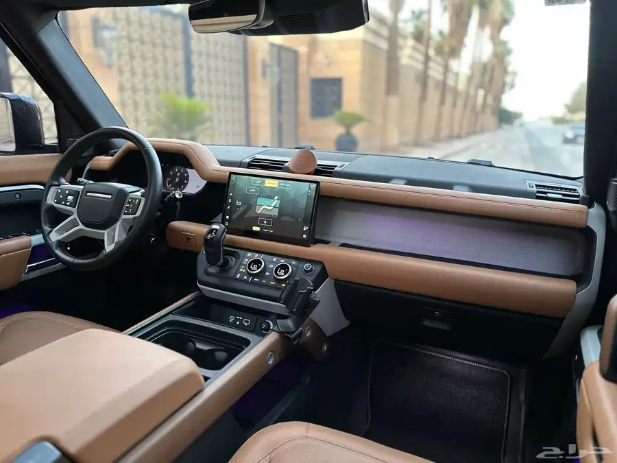 ديفندر 2023 HSE V6 31