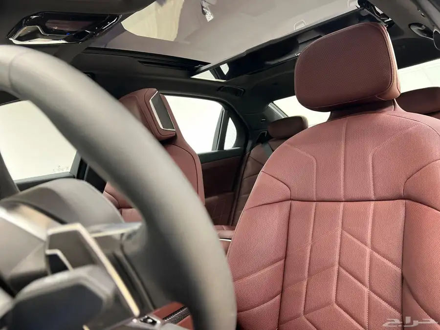 BMW 735i 2025 GCC 8